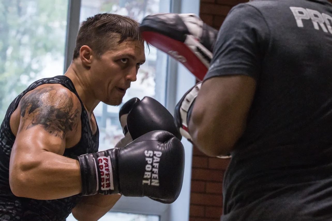 Combat Perspective: Usyk's Discipline and Undefeated Journey