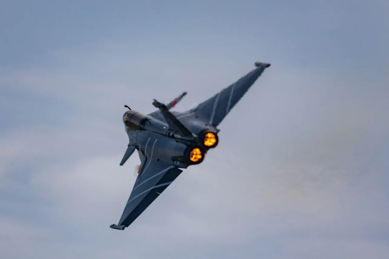 Strategic Sovereignty- How France Built an Independent Military